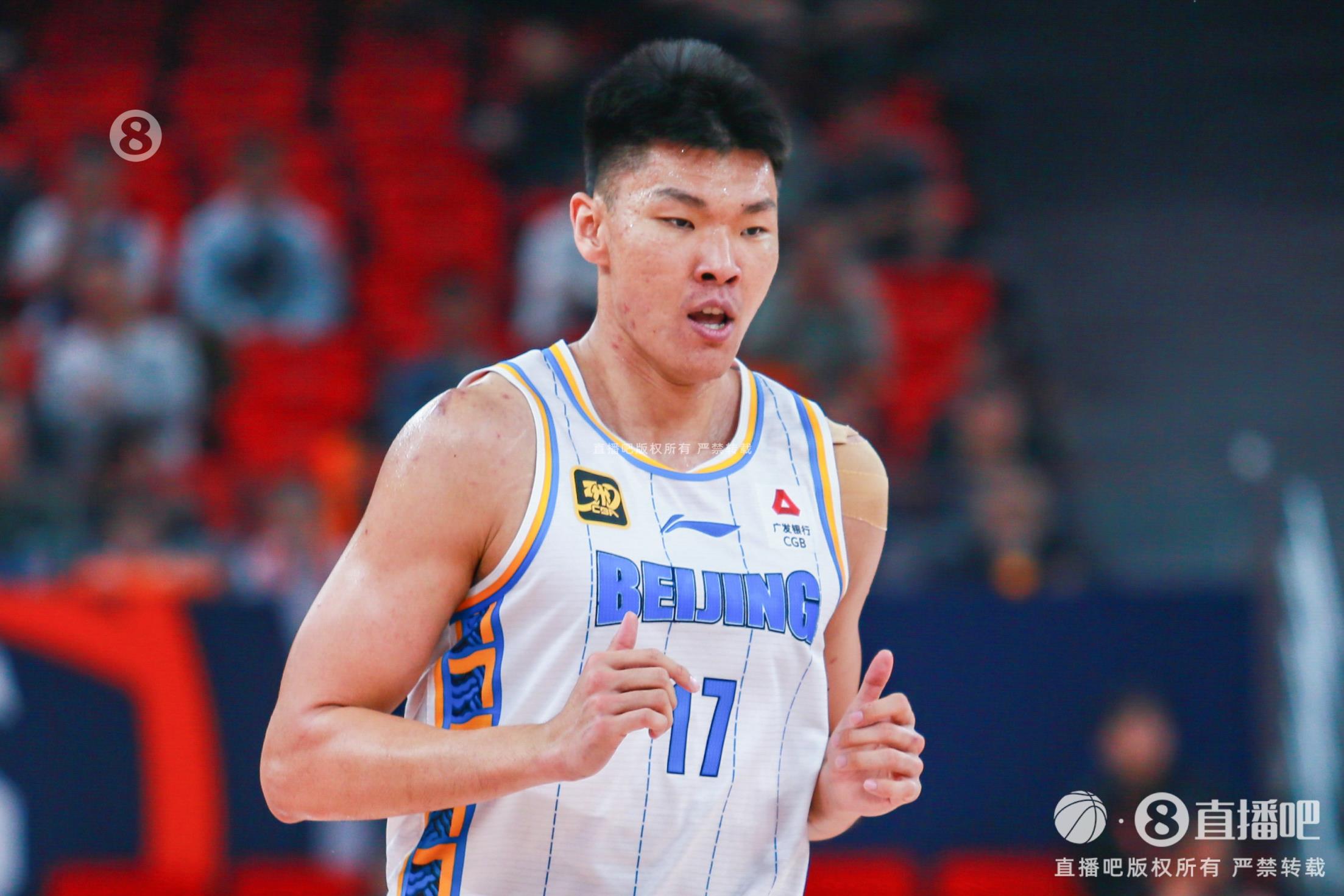 進(jìn)攻端把握機(jī)會不錯！范子銘10投7中貢獻(xiàn)16分3助攻